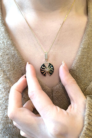 Altın siyah Mineli Güneş Kolye