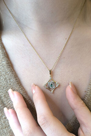 Otantik Yeşil Taşlı Altın Kolye