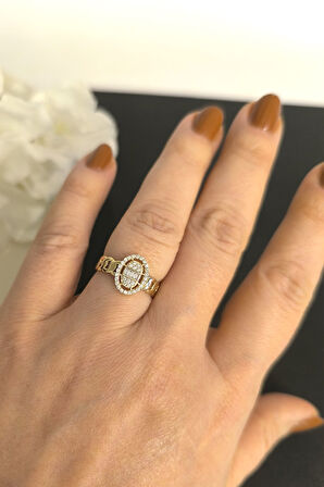 Oval Model Baget Taşlı Altın Yüzük