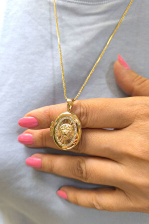 Oval Altın Aslan Model Madalyon Kolye