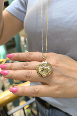 Yuvarlak Altın Yıldız Model Madalyon Kolye