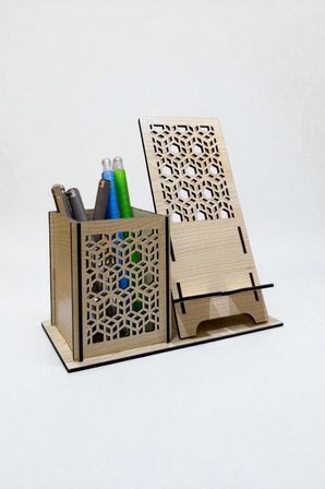Kalemlik ve Telefon Standı – Geometrik Desenli – Doğal Ahşap (Açık Meşe)