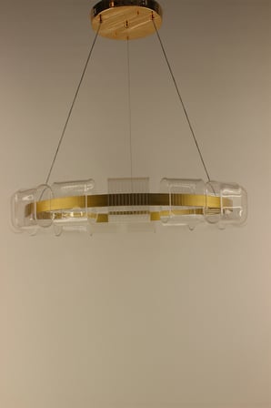 Modern Gold Çizgili Akrilik Modeli Tek Renk Şık Salon Led Sarkıt Avize