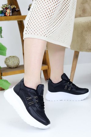 Kadın Siyah Kalın Taban Spor Ayakkabı | Şık Günlük Sneaker