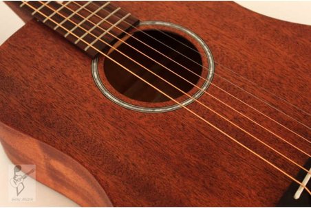 AD Mini M OP Akustik Gitar, 3/4 Ölçü, Maun, Çantası Dahil