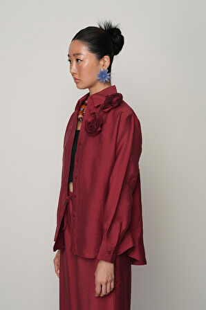 Kadın Önü Çift Gül İşlemeli Düz Renk Gömlek