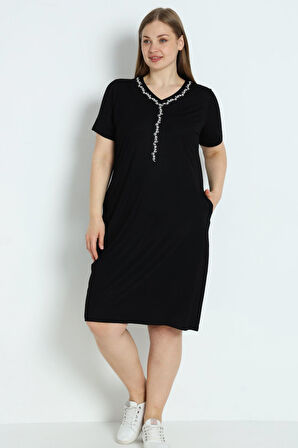 Kadın Büyük Beden Siyah Kısa Kollu Cepli Taş Detaylı Likralı Elbise