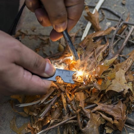 Acil Durum Magnezyum Çubuk Çakmaktaşı Hayatta Kalma Ateş Başlatıcı Çakmak Kiti Düdük Hediyeli,Kamp,Karavan İçin Ateş Yakmak İçin Çakmak