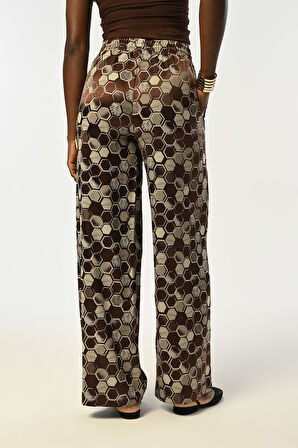 KADIN BELİ LASTİKLİ BOL PAÇA PETEK DESENLİ KAHVERENGİ PANTOLON