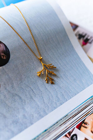 Coral Kolye Gold