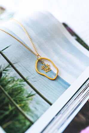 Lily Kolye Gold