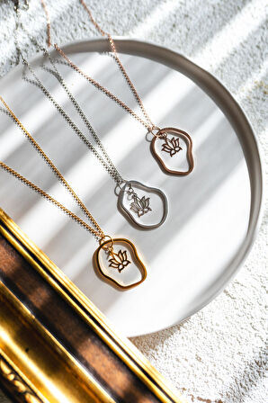 Lily Kolye Gold