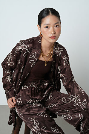 Kadın Çiçek Desenli Kahverengi Oversize Kesim Gömlek