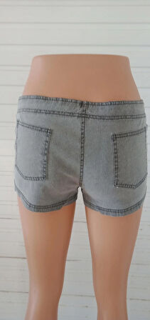 Kadın kısa şort