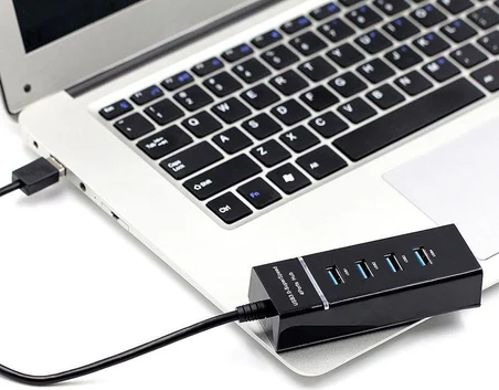 6043 4 Port Usb 3.0 Çoğaltıcı Çoklayıcı Hub Adaptör Switch Hız: Usb3.0-5Gbit/Sn 4 Adet Usb3.0 Kablo Uzunluğu: 30 cm 4 Farklı Cihazı Usb3.0 Hızında Tek Noktadan Aynı Anda Bağlayın