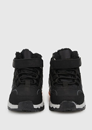 Siyah Erkek Çocuk Bot