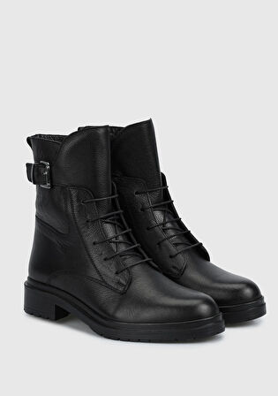 Siyah Deri Kadın Bot