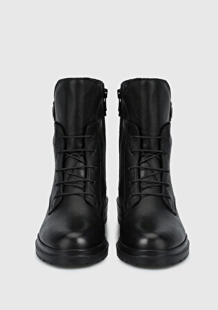 Siyah Deri Kadın Bot