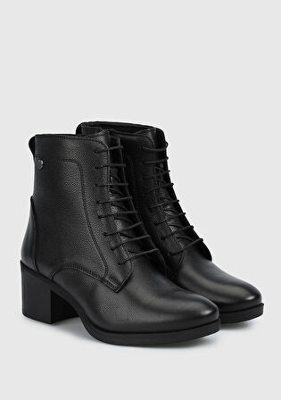 Siyah Deri Kadın Bot