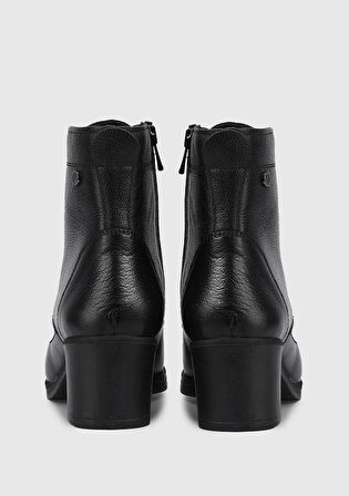 Siyah Deri Kadın Bot