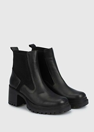 Siyah Deri Kadın Bot