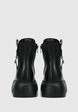 Siyah Deri Kadın Bot