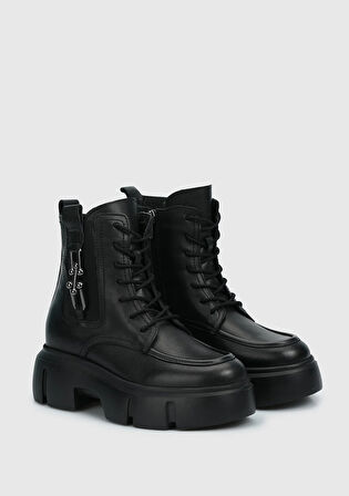 Siyah Deri Kadın Bot