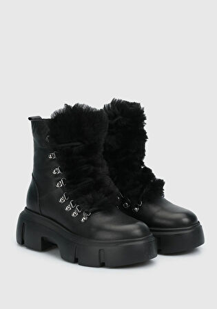 Siyah Deri Kadın Bot