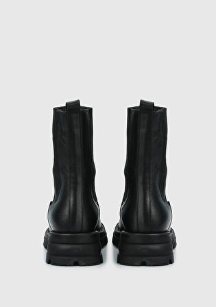 Siyah Deri Kadın Bot