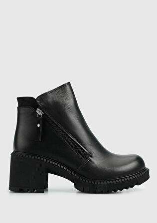 Siyah Deri Kadın Bot