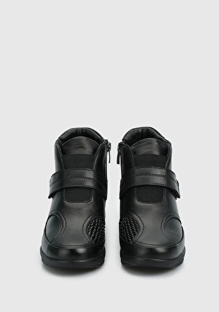 Siyah Deri Kadın Bot