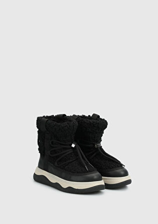 Siyah Kız Çocuk Bot