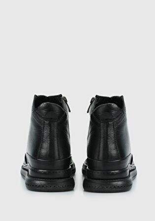 Siyah Deri Kadın Bot