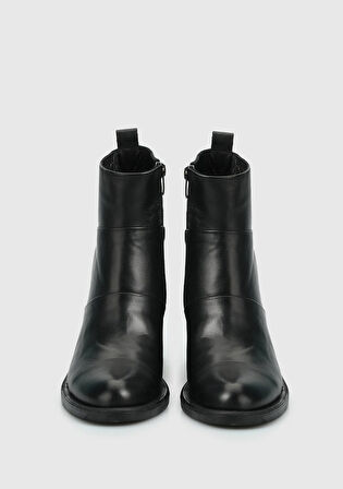 Siyah Deri Kadın Bot