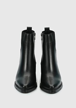 Siyah Deri Kadın Bot