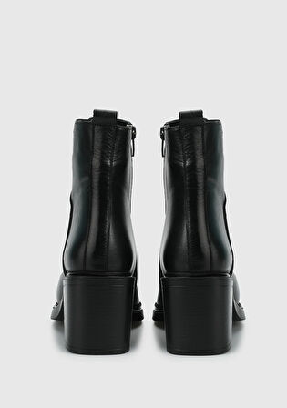 Siyah Deri Kadın Bot