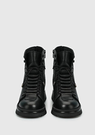 Siyah Deri Kadın Bot