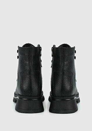 Siyah Deri Kadın Bot