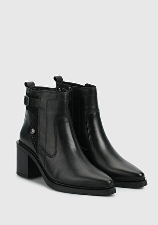 Siyah Deri Kadın Bot