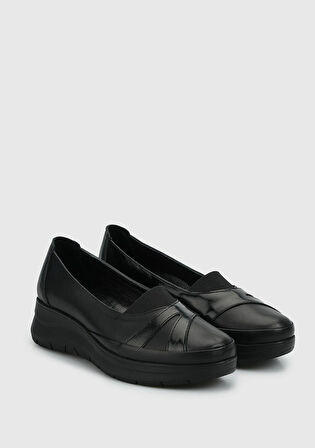Siyah Deri Kadın Ayakkabı