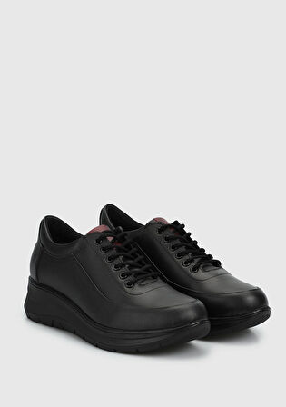 Siyah Deri Kadın Ayakkabı