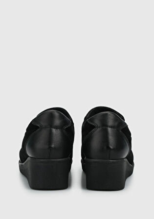 Siyah Deri Kadın Ayakkabı