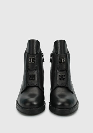 Siyah Deri Kadın Bot