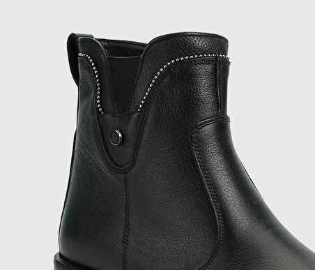 Siyah Deri Kadın Bot