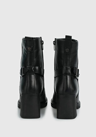 Siyah Deri Kadın Bot