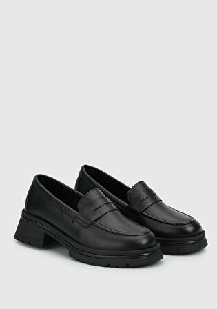 Siyah Deri Kadın Ayakkabı