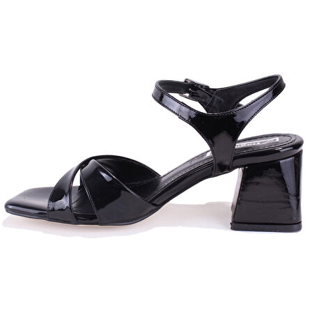 Dagoster DZA07-928250 Siyah Rugan Klasik Topuklu Kadın Ayakkabı