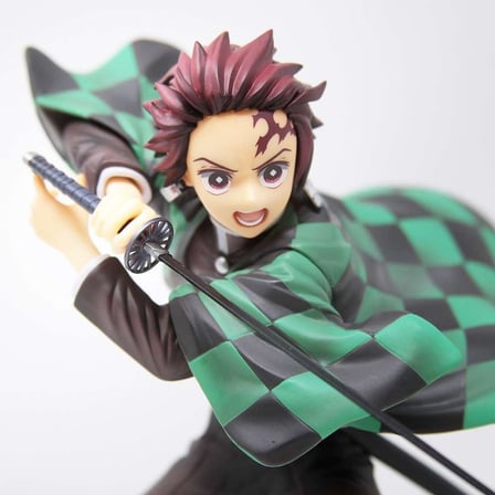 Demon Slayer Kimetsu No Yaiba Tanjiro Fighting Version Aksiyon Figür 16 Cm