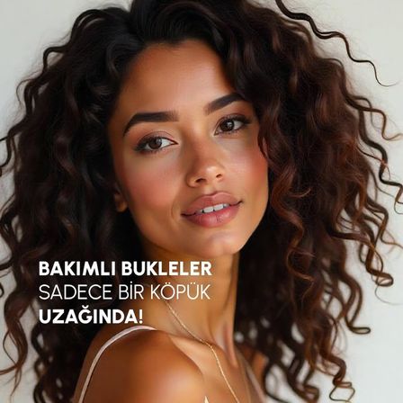 Bukle Belirginleştirici Saç Köpüğü 200ml – Kıvırcık Saçlar İçin Şekillendirici Köpük, Elektriklenme Önleyici, Hindistan Cevizi Yağı Nemlendirici, Doğal Parlaklık ve Yumuşak Bukleler