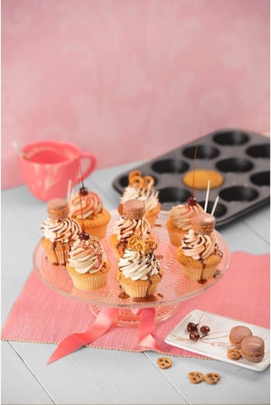 SOGUD 12'li Muffin Kalıbı - Yapışmaz Metal Cupcake Kalıbı - Fırına Uygun Kek ve Muffin Pişirme Tepsisi - Yuvarlak Gözlü Dayanıklı Kek Kalıbı - Kolay Temizlenir - Ev Tipi Kullanıma Uygun